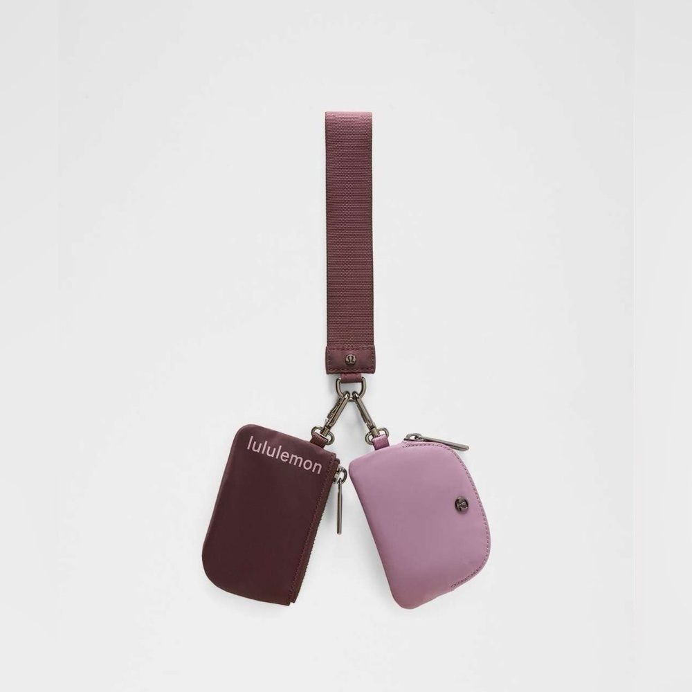 28🆕💜 LAST ONE Lululemon Dual Pouch Wristlet - Goodnight Plum/Lavender Lux